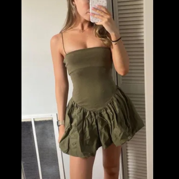 Zara Olive Green Bubble Poplin Dress - Picture 2 of 8